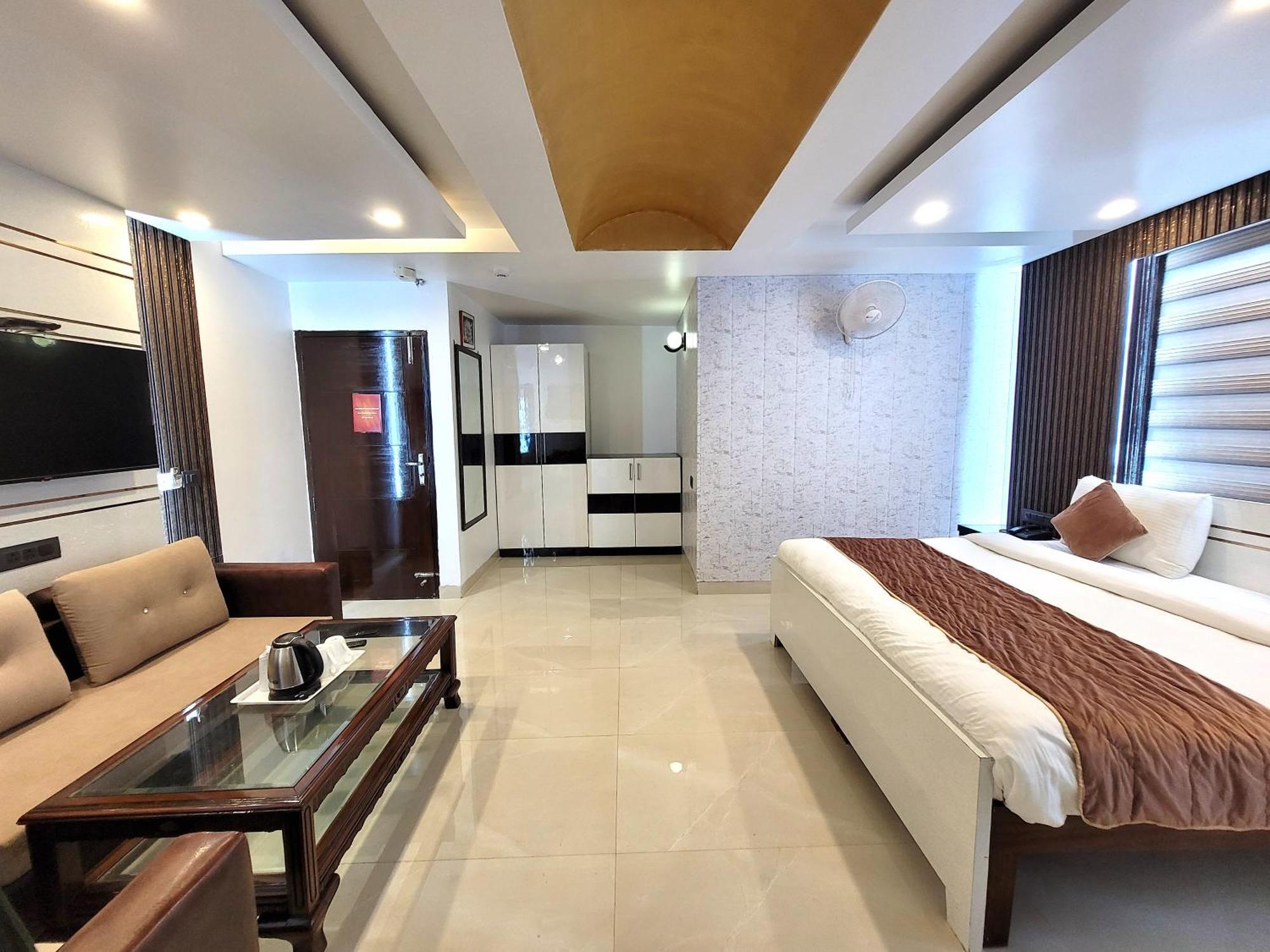 Hotel The Daanish Residency - Karol Bagh New Delhi Exterior photo